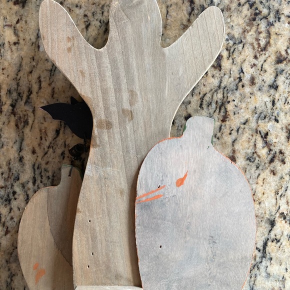 Wooden rustic ghost and pumpkins decor - Picture 2 of 2